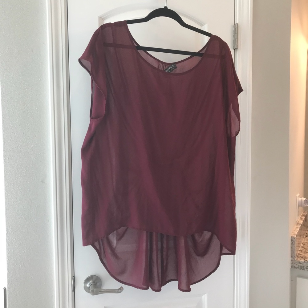 Maroon chiffon top, like new! Hi-low style